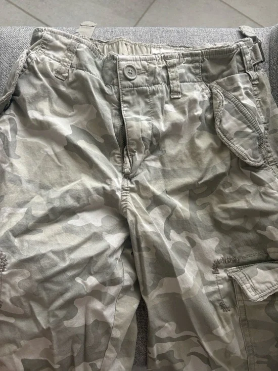 Abercrombie & Fitch Light Gray Camo Cargo Shorts 24 Tall - Picture 3 of 3